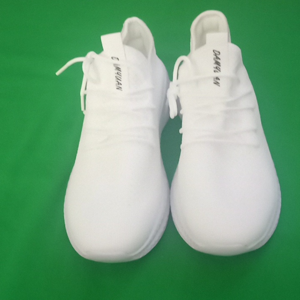 Nwt white shoes